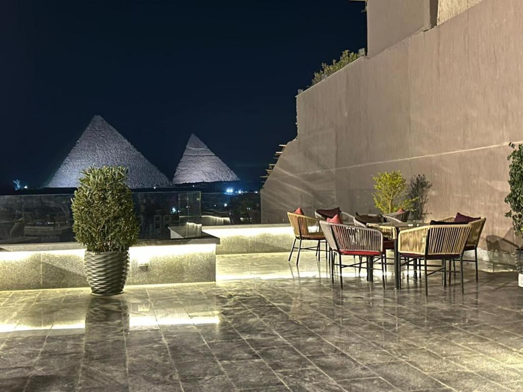 Pyramid Front Hotel Al Kawm al Akhdar Bagian luar foto