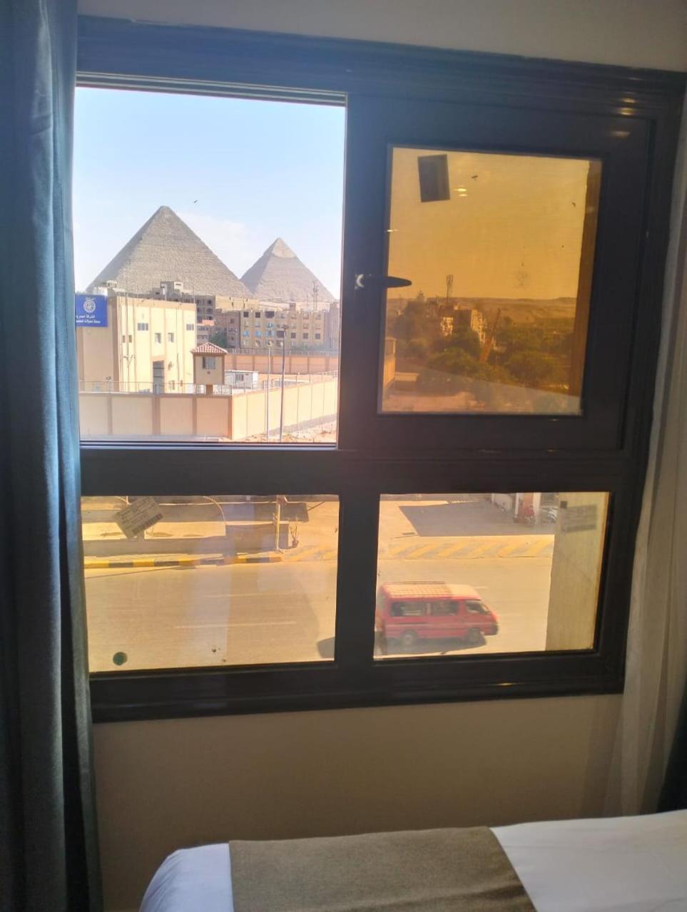 Pyramid Front Hotel Al Kawm al Akhdar Bagian luar foto